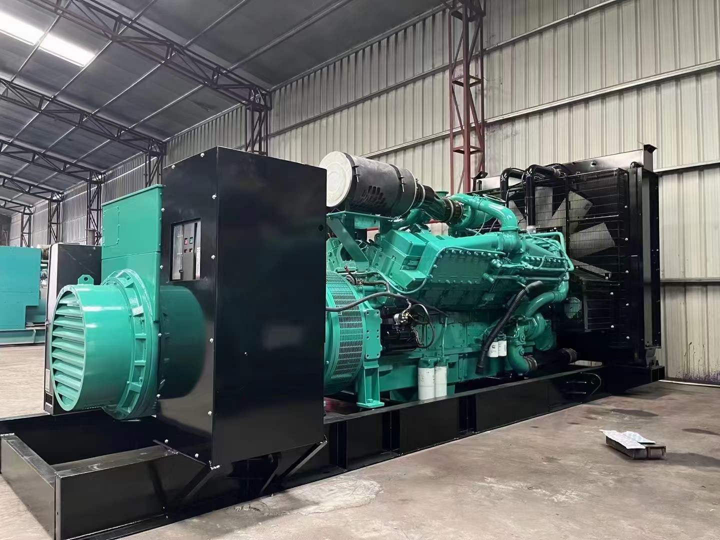 额济纳如何降低 800kW 柴油发电机输出电流的波动？